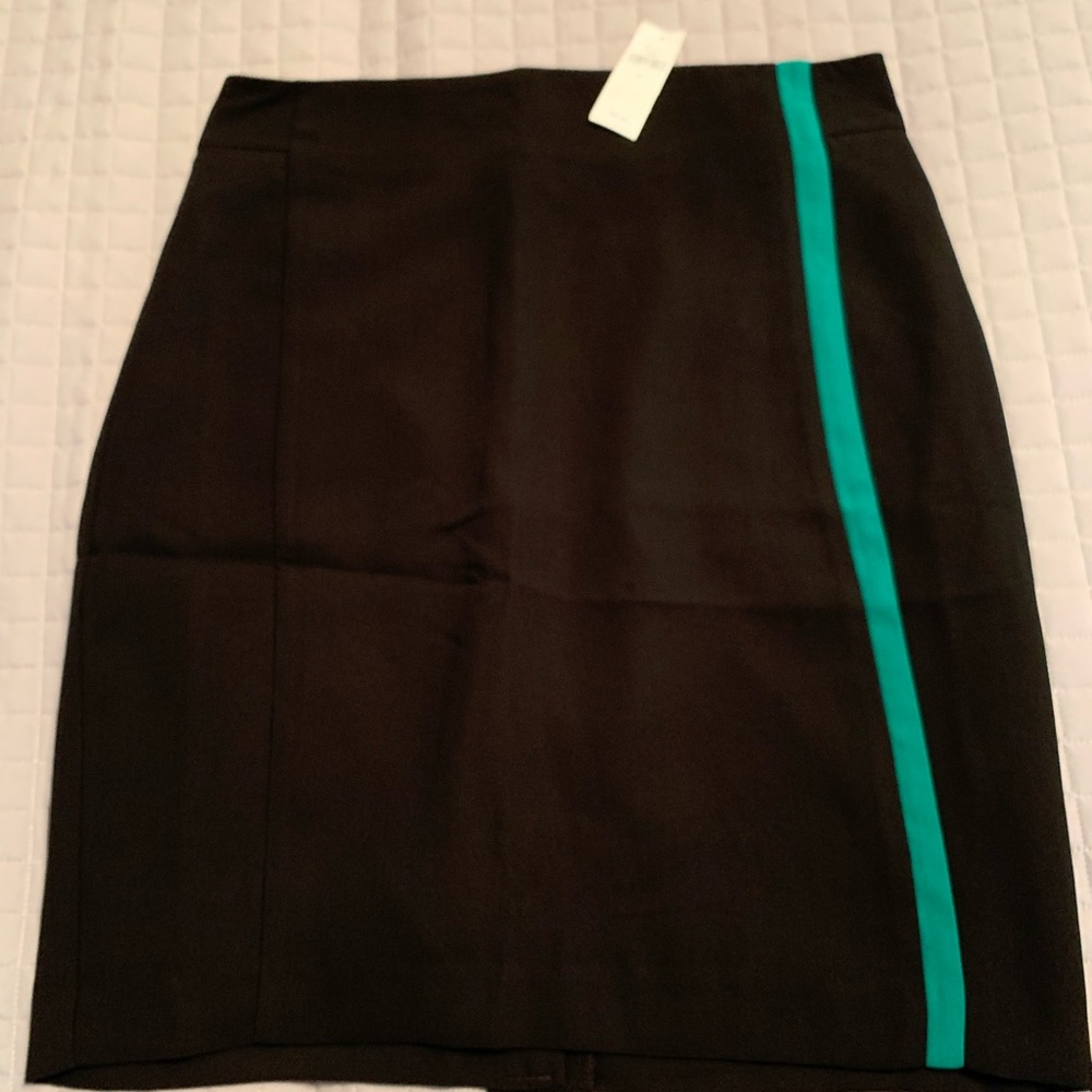 Banana Republic black pencil skirt, green stripe